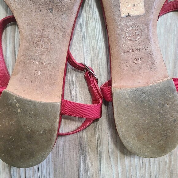 Chanel Sandals Red Quilted Leather Size 38 Chain - Picture 7 of 7